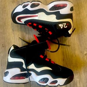 Nike Boy's Air Griffey Max 1 Grade School boys size 5